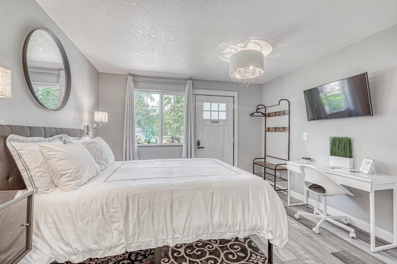 Lighthouse Kitchen Suites Near Auburn Waterloo I-69 Exit 334 ภายนอก รูปภาพ