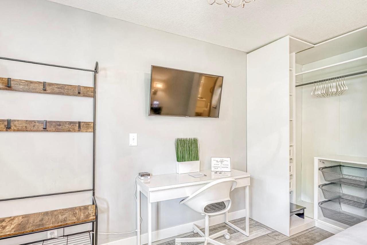 Lighthouse Kitchen Suites Near Auburn Waterloo I-69 Exit 334 ภายนอก รูปภาพ